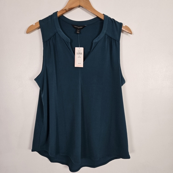 Banana Republic Tops - Banana Republic NWT Tank top Green PL